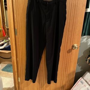 Axist Black Dress Pants Wrinkle free Design